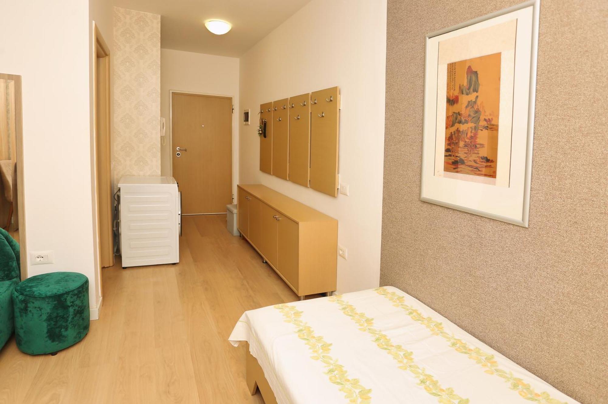 Cozy Apartment Near Square 21 Tirana Esterno foto